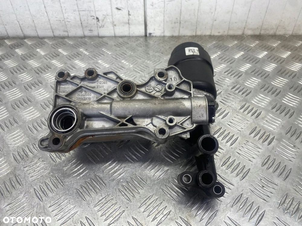 PODSTAWA CHŁODNICZKA OLEJU MERCEDES W205 W212 W906 2.2 CDI A6511801165 - 9
