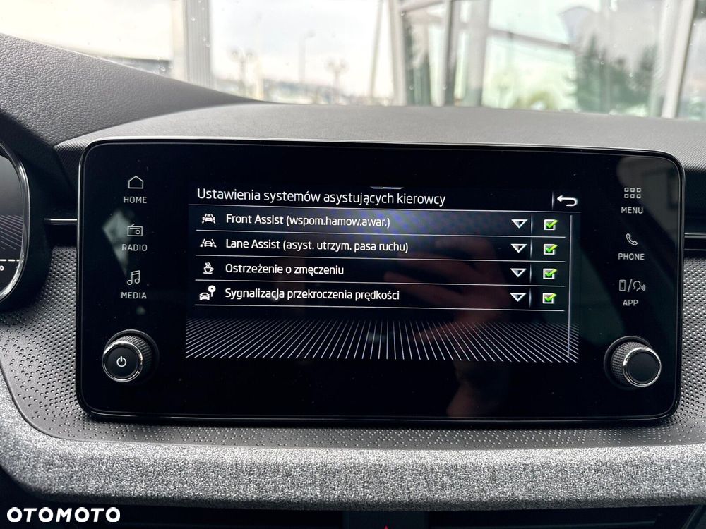 Skoda Kamiq 1.0 TSI Selection DSG - 29