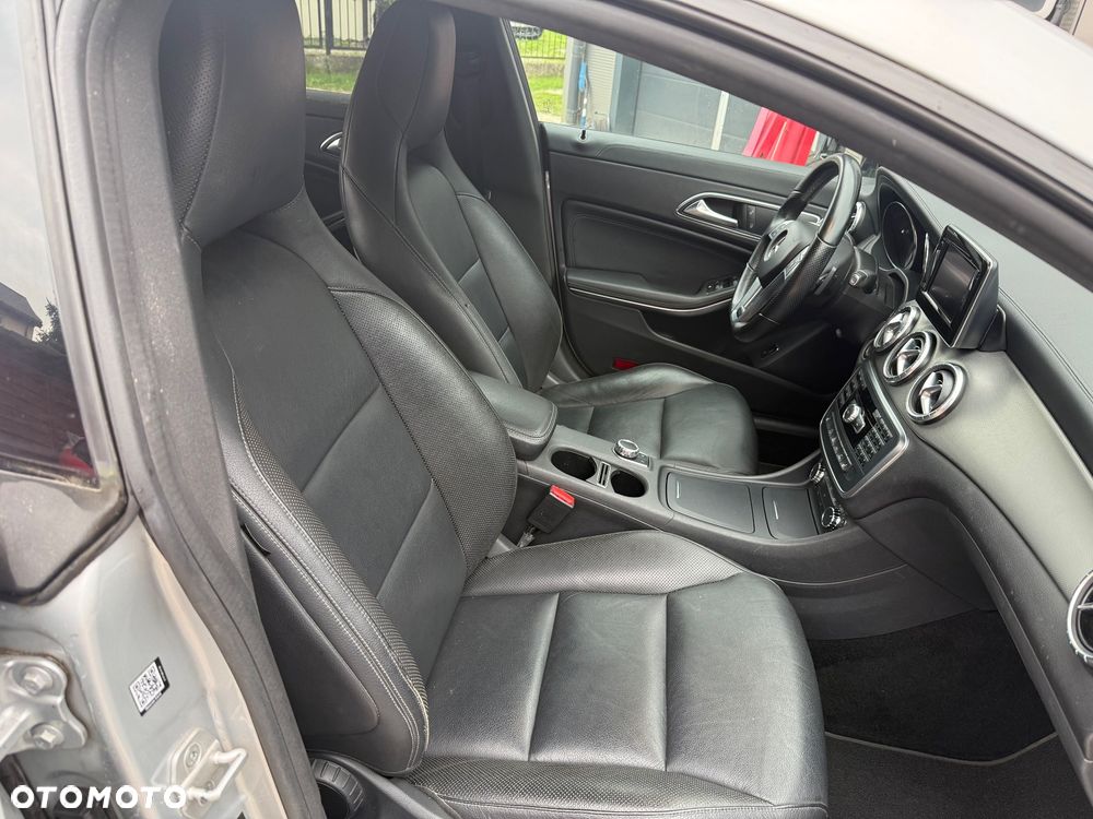 Mercedes-Benz CLA 220 CDI 7G-DCT AMG Line - 24
