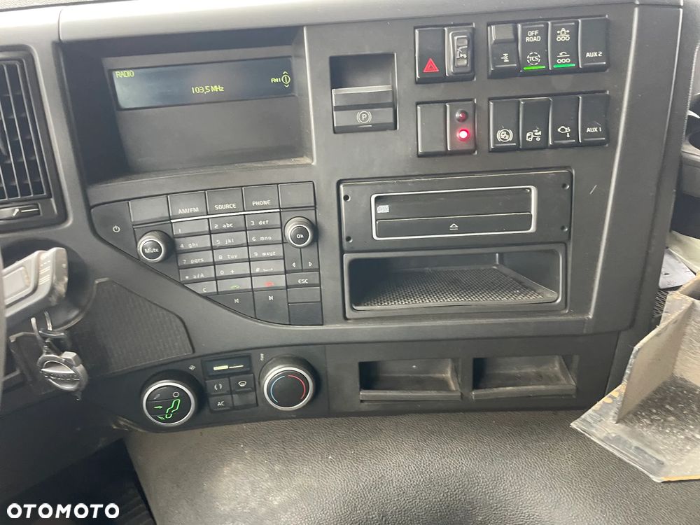 Volvo FMX 410 8X4 - 17