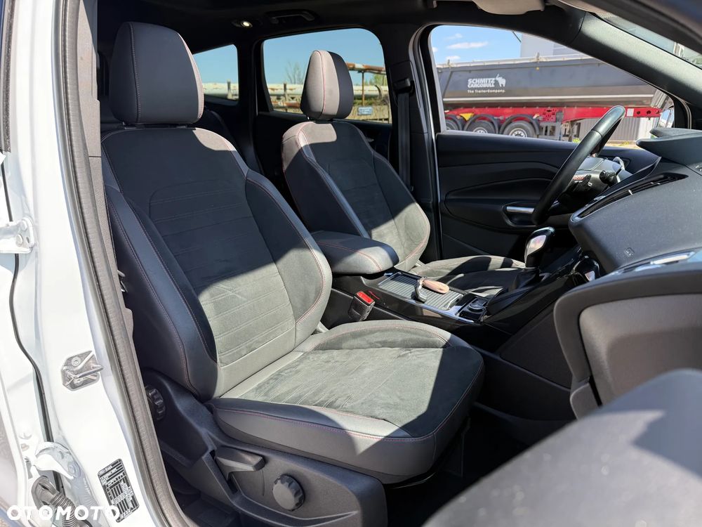 Ford Kuga 1.5 EcoBoost 4x4 ST-Line - 27