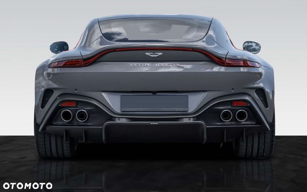 Aston Martin Vantage - 6