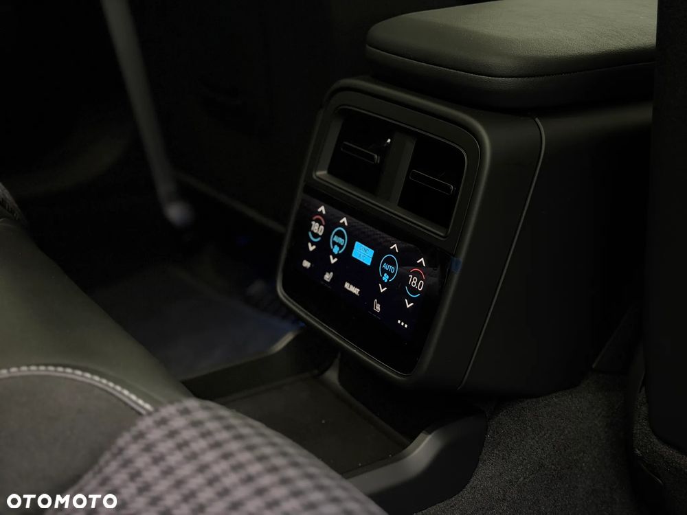 Porsche Taycan 105kWh 4 - 35