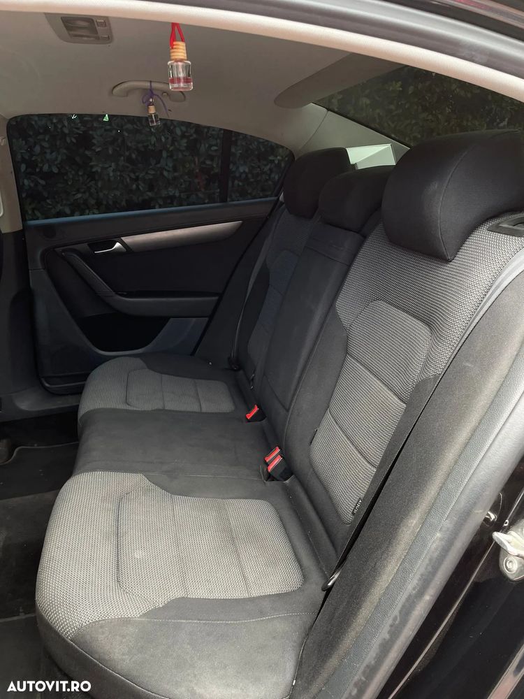 Volkswagen Passat 2.0 TDI BlueMotion Tehnology 4Motion Comfortline - 9