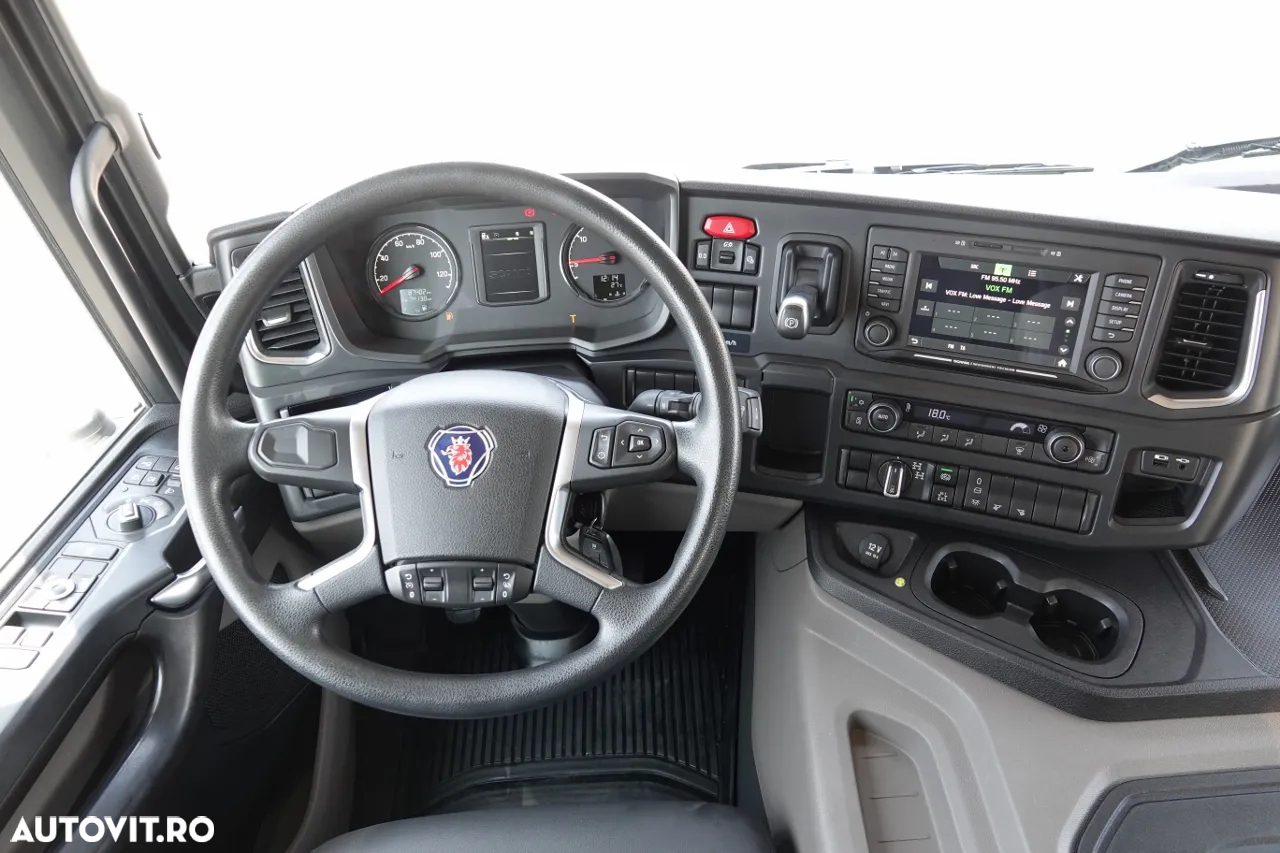 Scania P 370 XT / 6x4 / BASCULANTE / HYDROBOARD / BORDMATIC / 2021 - 33