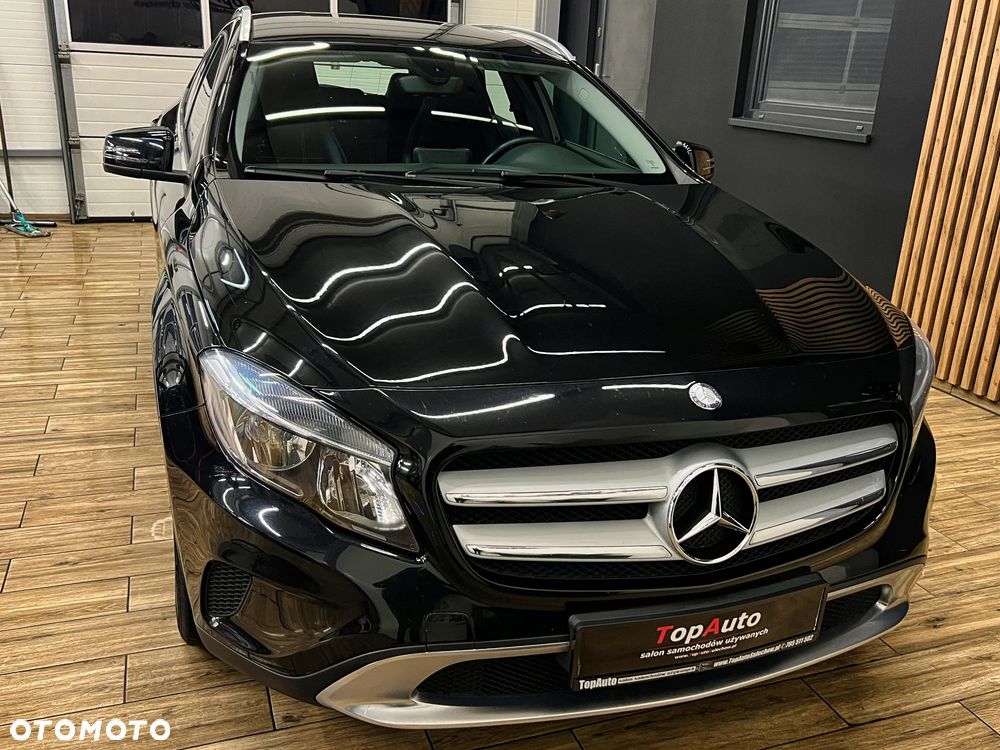 Mercedes-Benz GLA - 4