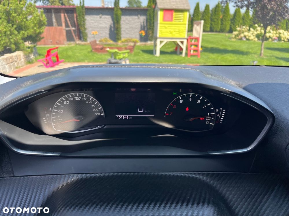 Peugeot 208 - 28