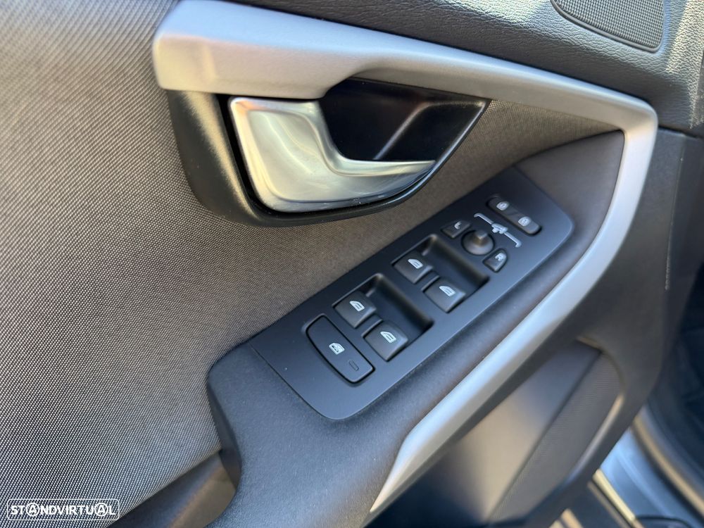 Volvo V40 D3 Momentum - 15