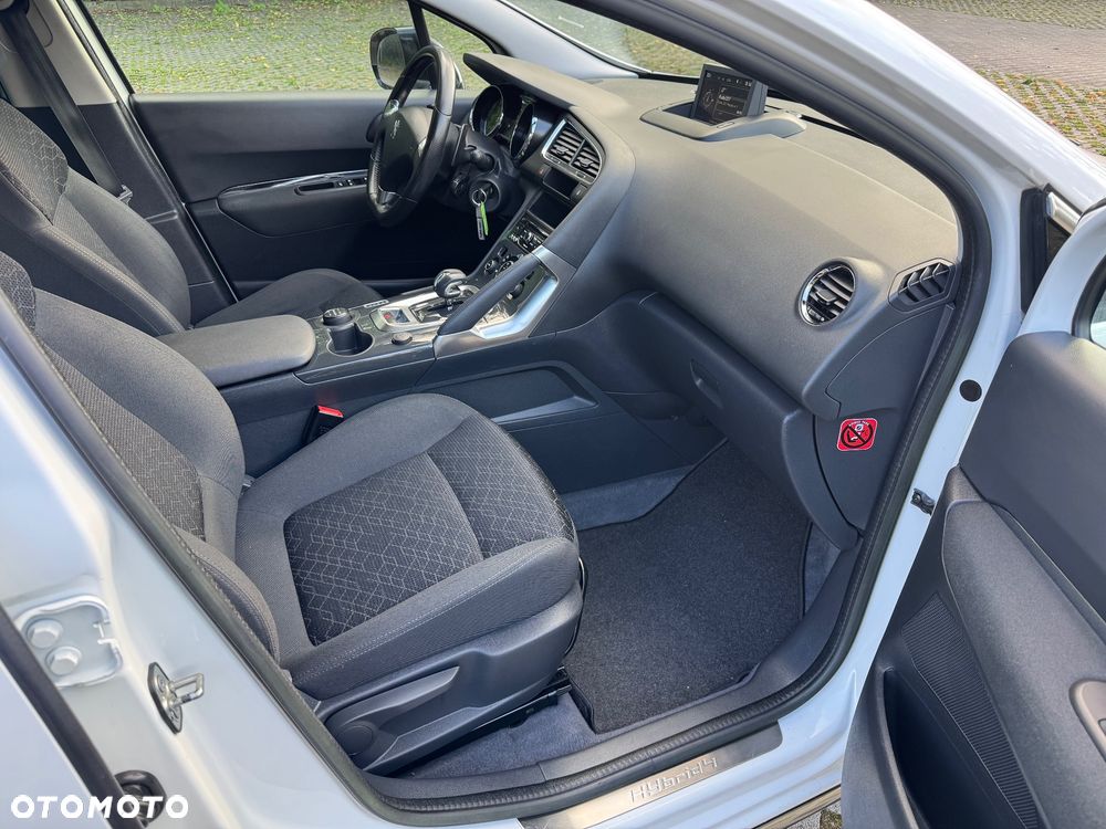 Peugeot 3008 2.0 HDi HYbrid4 - 11