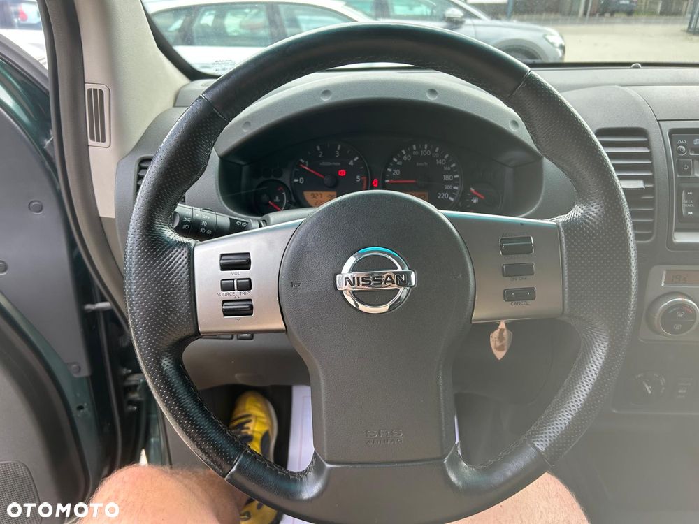 Nissan Navara 2.5 D SE - 24