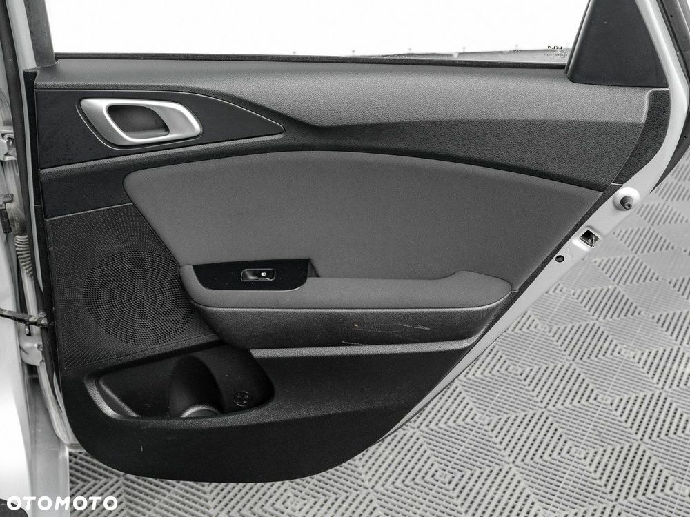 Kia Ceed 1.5 T-GDI M - 27