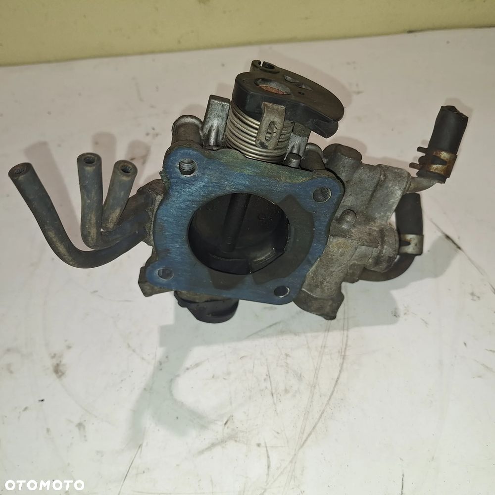 PRZEPUSTNICA CARISMA 1.6 1.8 16 - 4