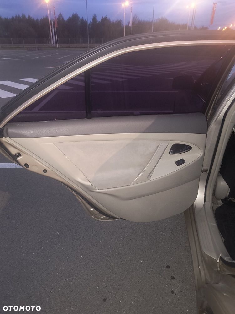 Toyota Camry - 13