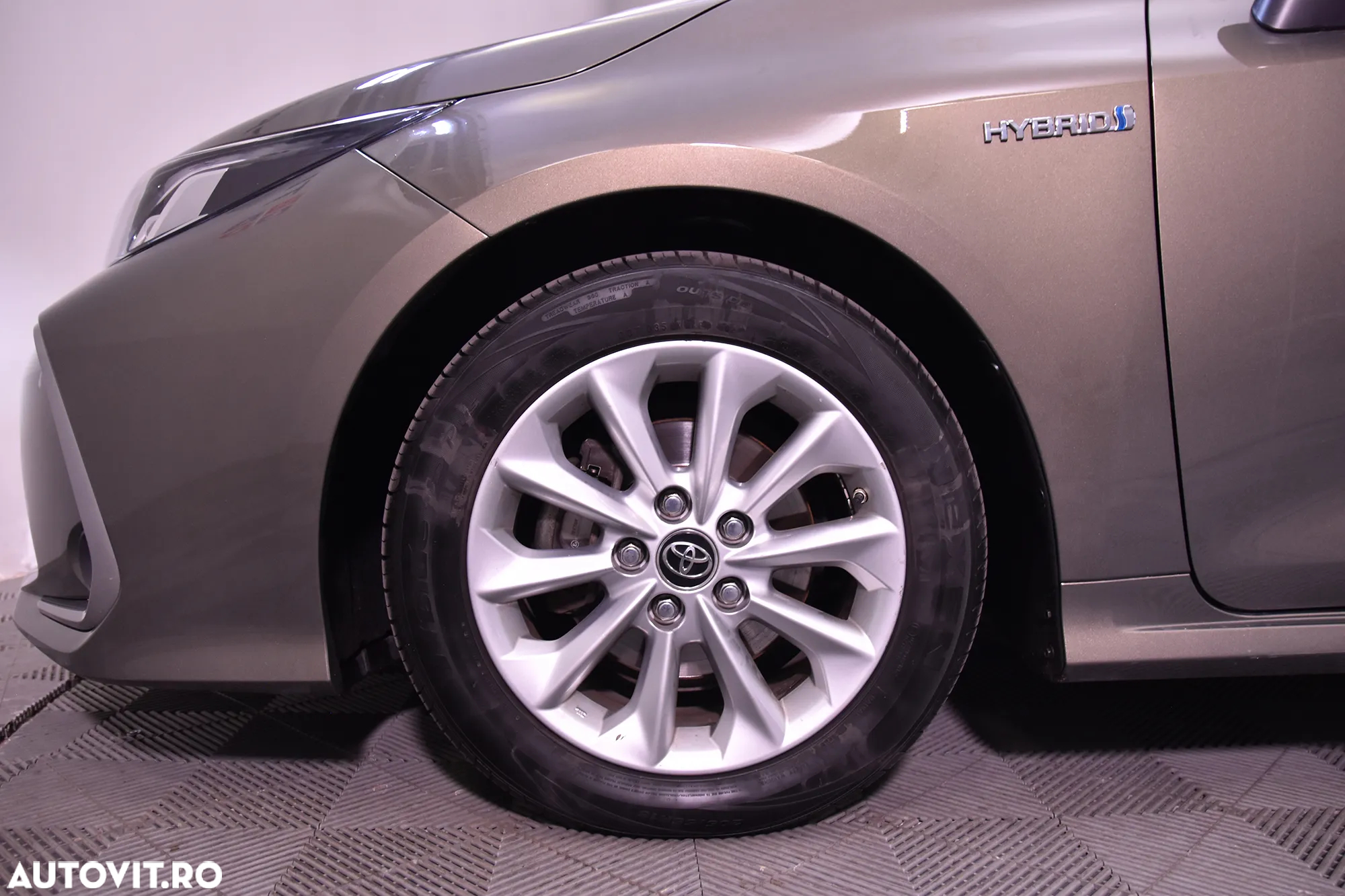 Toyota Corolla - 13