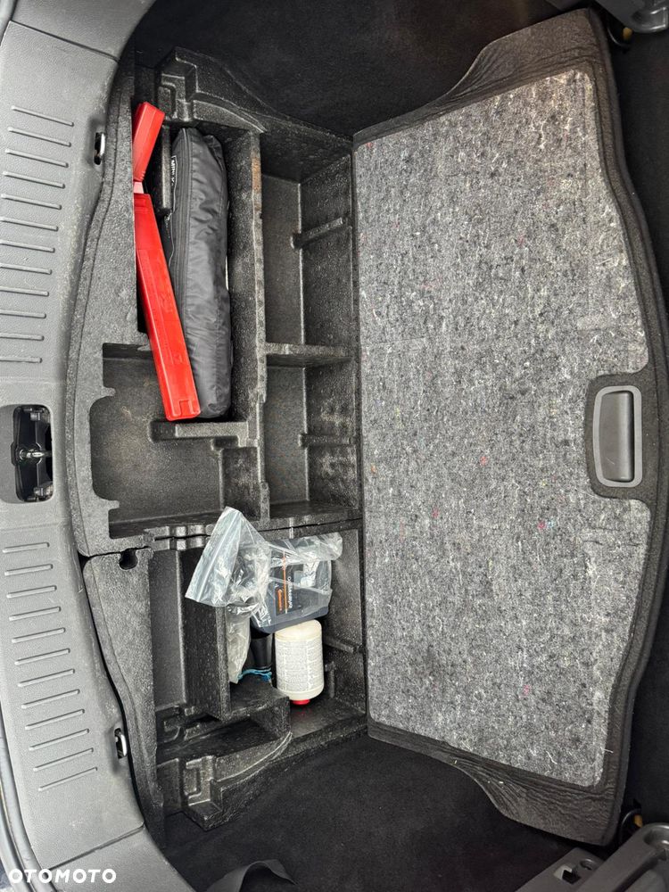 Ford Kuga 2.0 TDCi 2x4 Champions Edition - 20