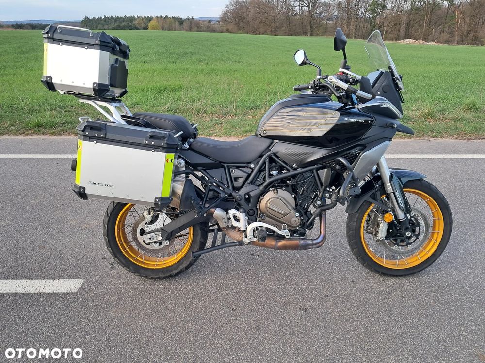 QJMOTOR SRK 700 - 2