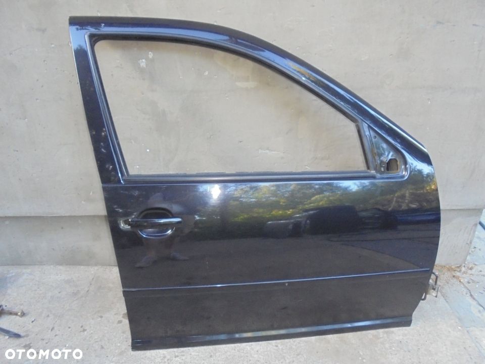 VW GOLF IV BORA DRZWI PRAWY PRZÓD CZARNE POMORSKIE - 1