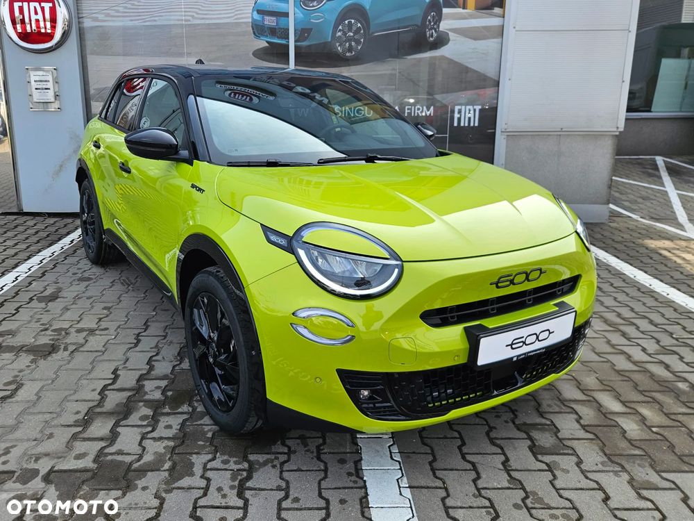Fiat 600 1.2 Turbo Sport eDCT - 2