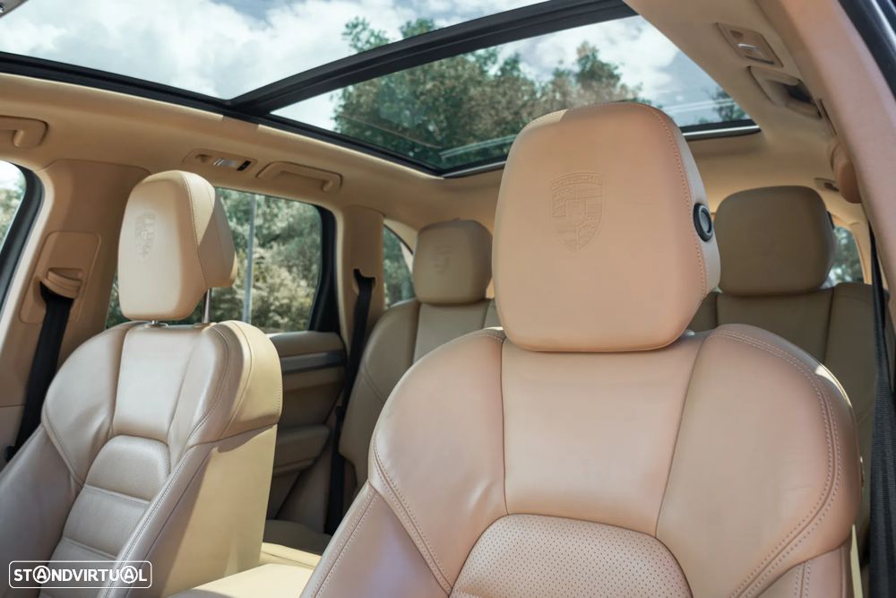 Porsche Cayenne S - 22