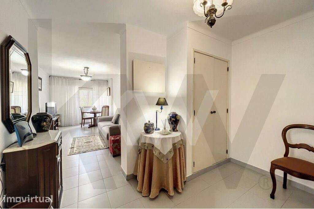 Luminoso T1 para Arrendamento em Santo António dos Cavaleiros | 48m2 | - Grande imagem: 5/27