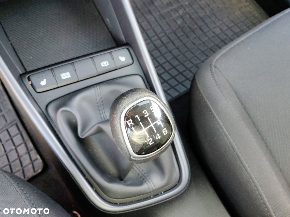 Hyundai i20 - 18