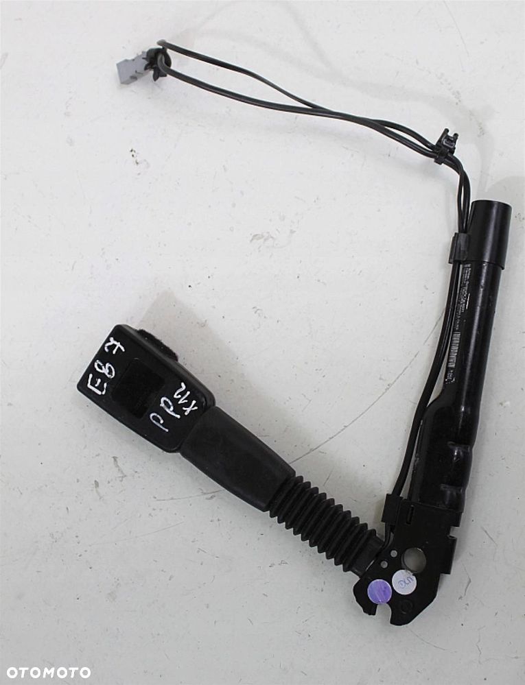 NAPINACZ GNIAZDO PASA PRAWY PRZÓD BMW E90 E91 E92