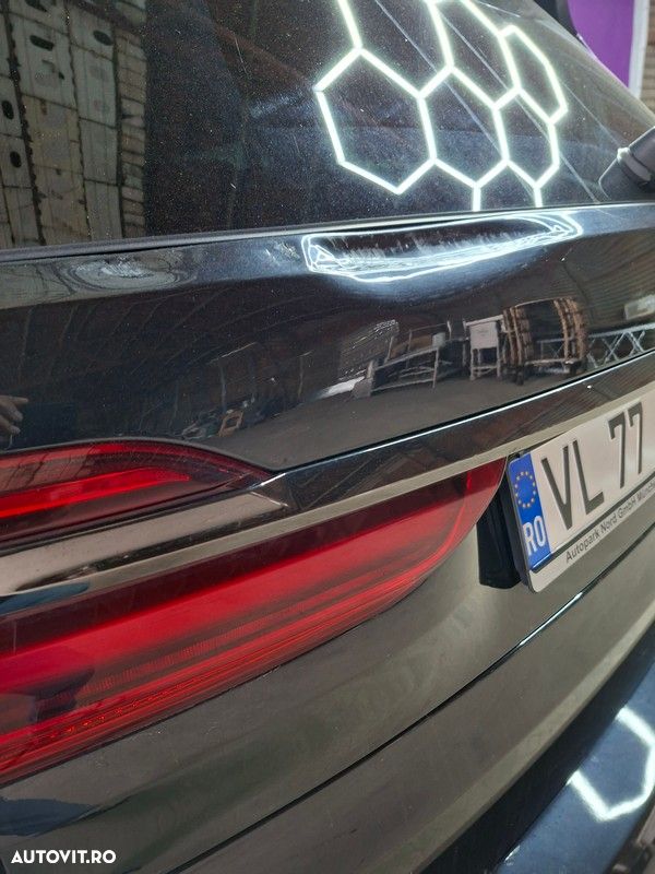 BMW X7 - 24