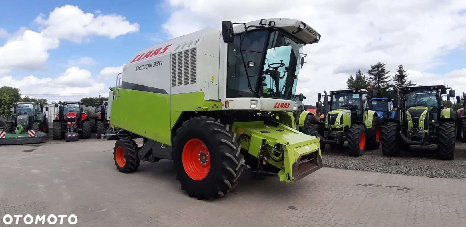 Claas Medion 330 - 1