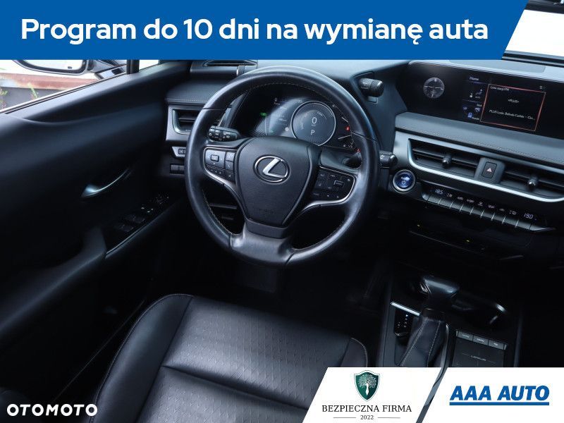 Lexus UX - 9