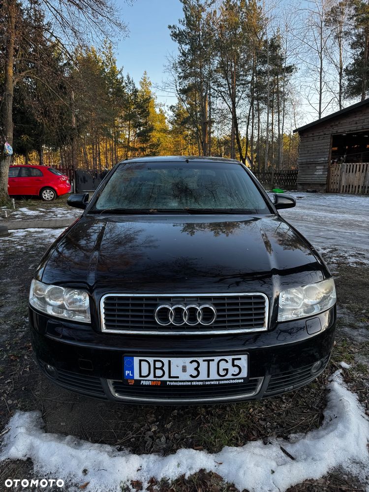 Audi A4 Limousine - 1