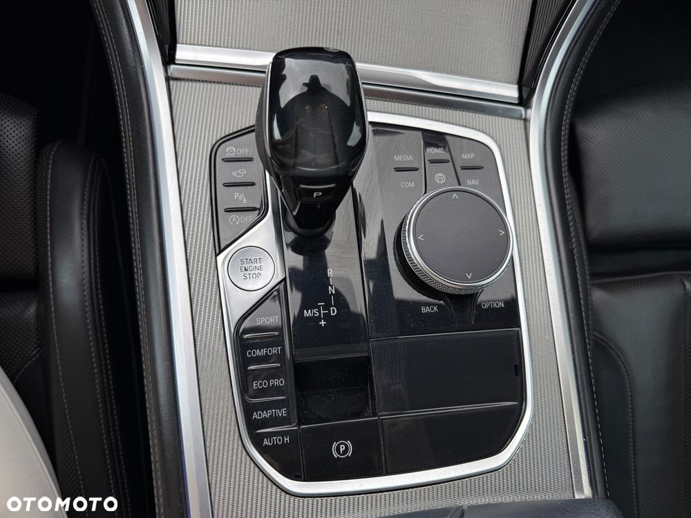 BMW Seria 8 - 23