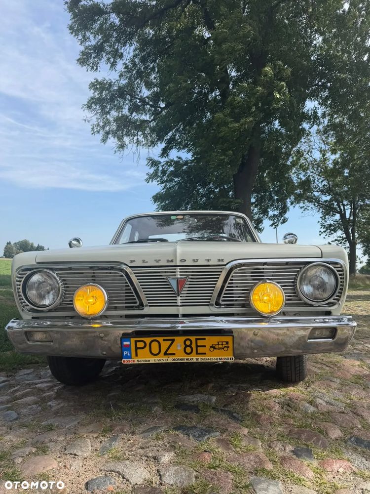Plymouth Valiant - 10
