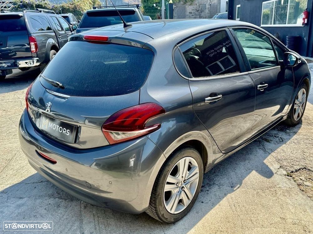 Peugeot 208 1.2 PureTech Style - 31