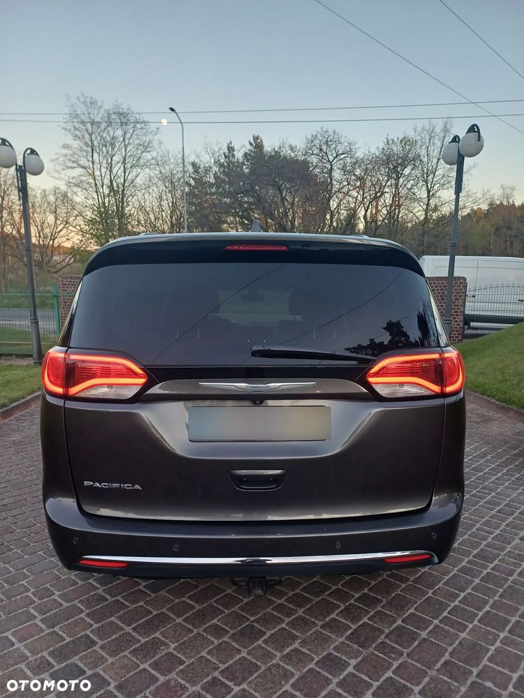 Chrysler Pacifica - 8