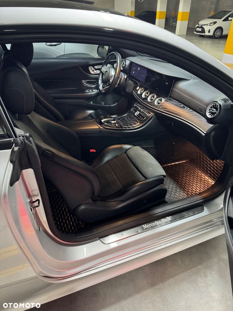 Mercedes-Benz Klasa E 220 d Coupe 4-Matic 9G-TRONIC - 14