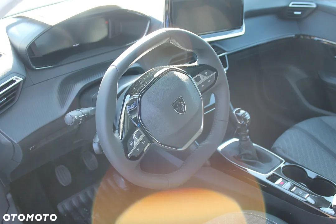 Peugeot 208 1.2 PureTech Allure S&S - 5