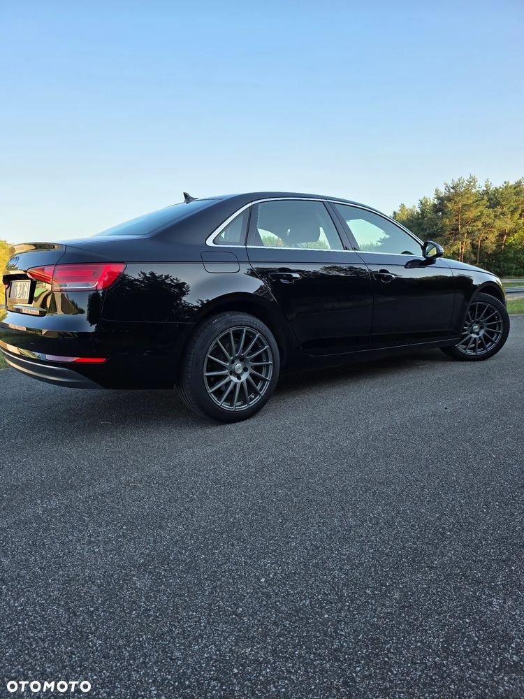 Audi A4 Limousine - 4