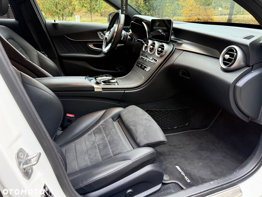 Mercedes-Benz Klasa C 300 d 4MATIC 9G-TRONIC - 22