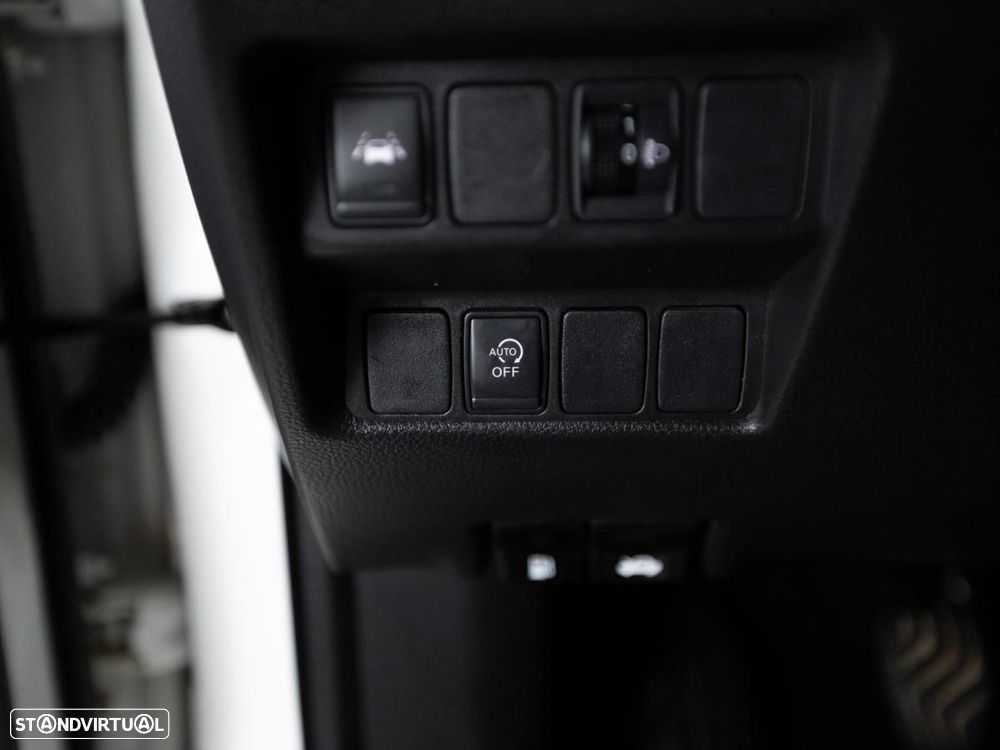 Nissan Qashqai 1.5 dCi N-Connecta - 16