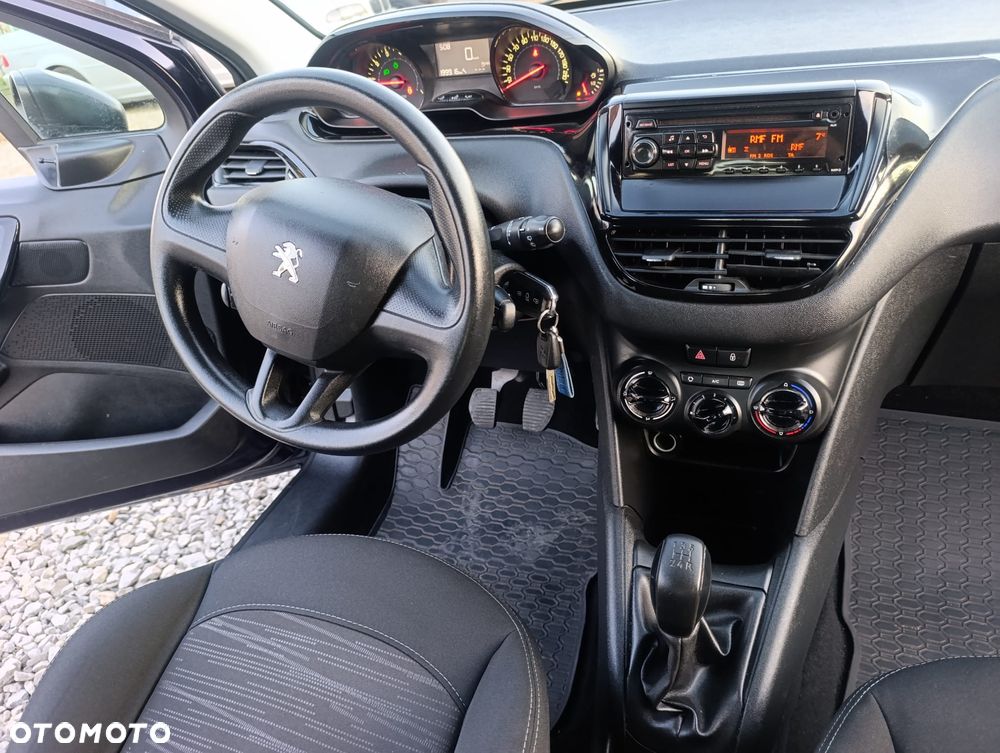 Peugeot 208 - 12