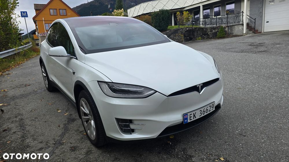 Tesla Model X 2017 photo 3