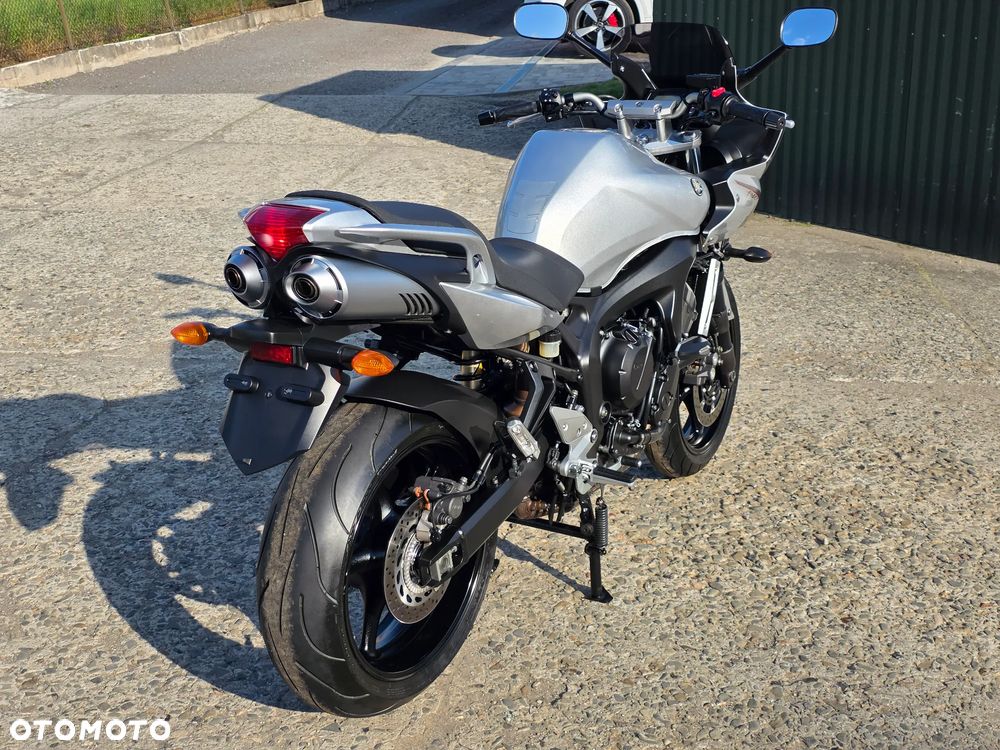 Yamaha FZ6 - 4