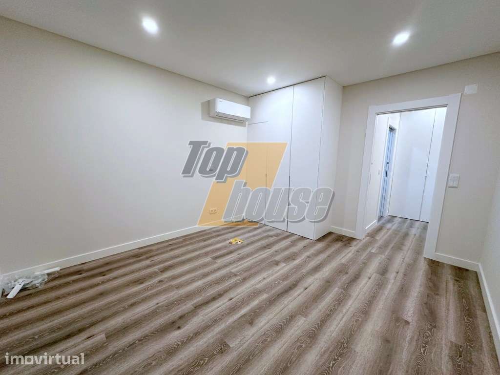 Apartamento T1 Novo a Estrear com Parqueamento - Junto à FCT NOVA - Grande imagem: 5/12