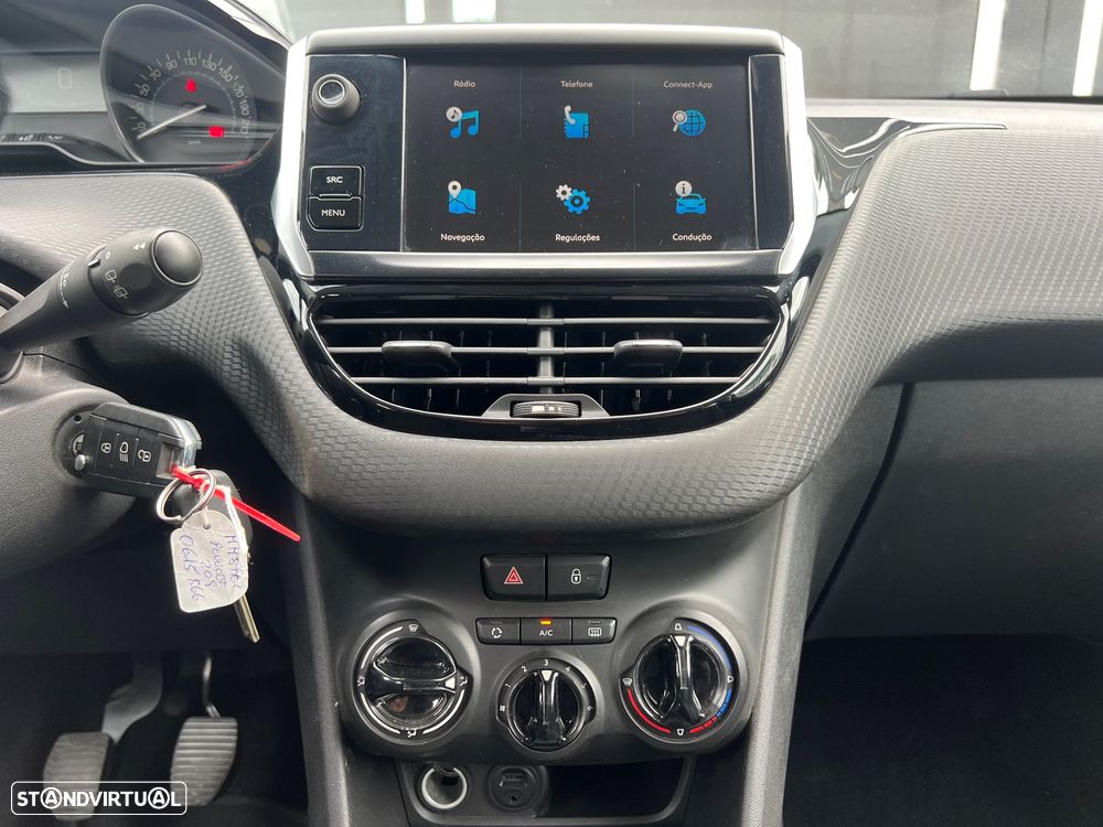 Peugeot 208 1.6 BlueHDi Style - 12