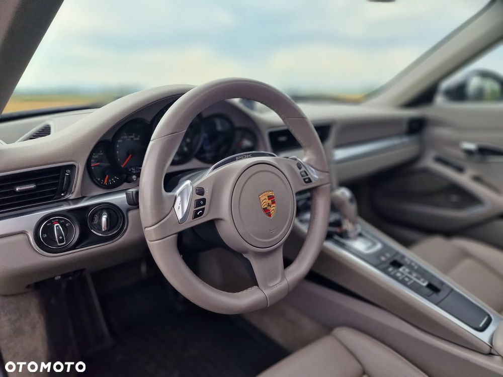 Porsche 911 Carrera Black Edition PDK - 19