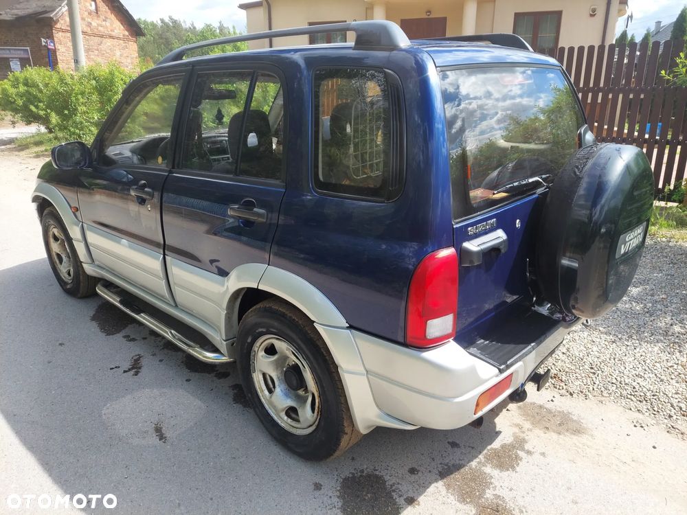 Suzuki Grand Vitara 2.0 - 18