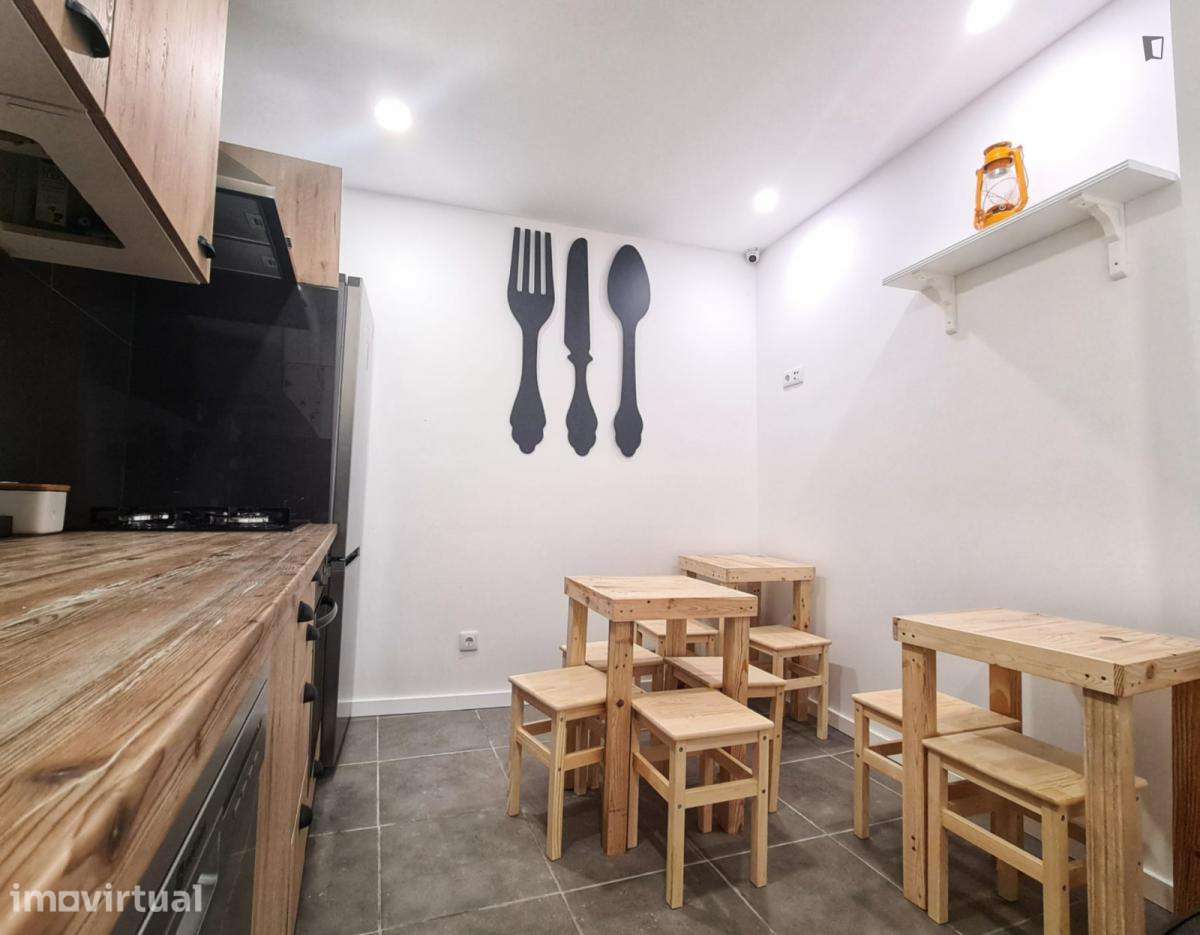 Quarto - localizado em Baixa Coimbra - Grande imagem: 3/9