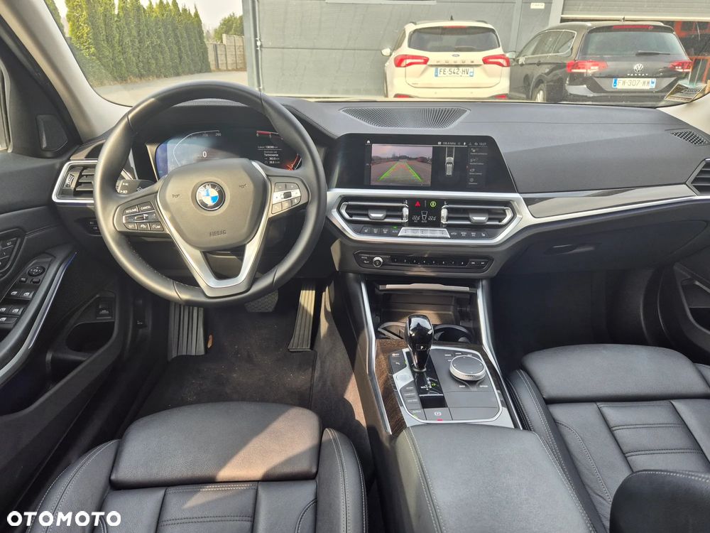 BMW Seria 3 318d Touring Luxury Line - 7
