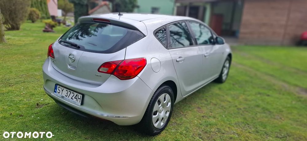 Opel Astra 1.7 CDTI ecoFLEX - 11