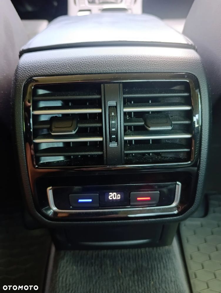 Volkswagen Passat 2.0 TDI (BlueMotion Technology) DSG Highline - 13